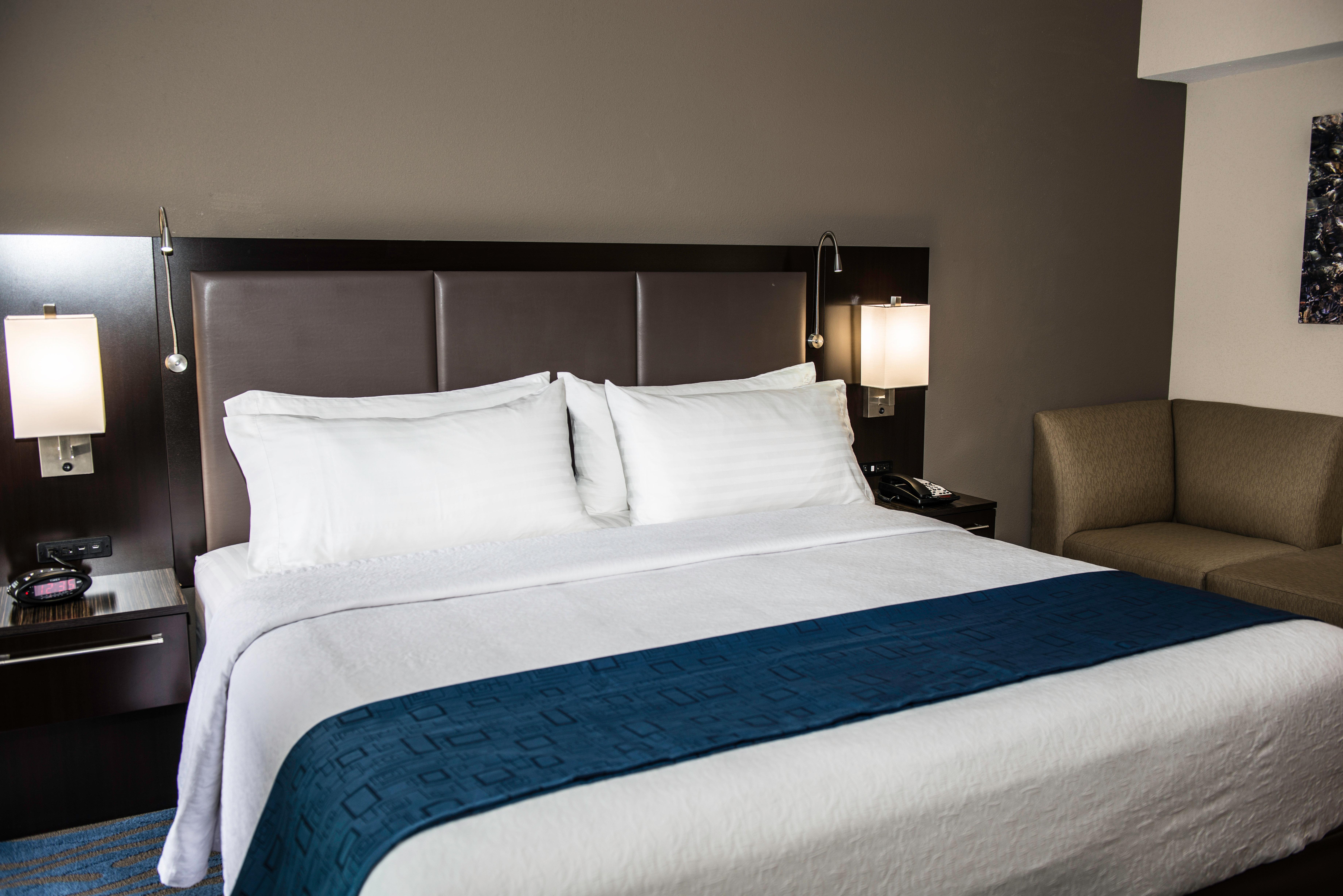 Riverfront By Ihg Hotel